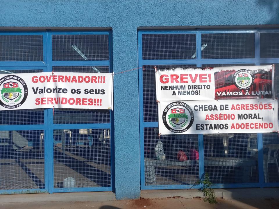Foto 2 de 3 — Sem reajuste, funcionários da Fundação Casa de Araraquara aderem à paralisação